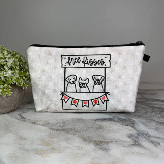 Pouch - Dog, Free Kisses